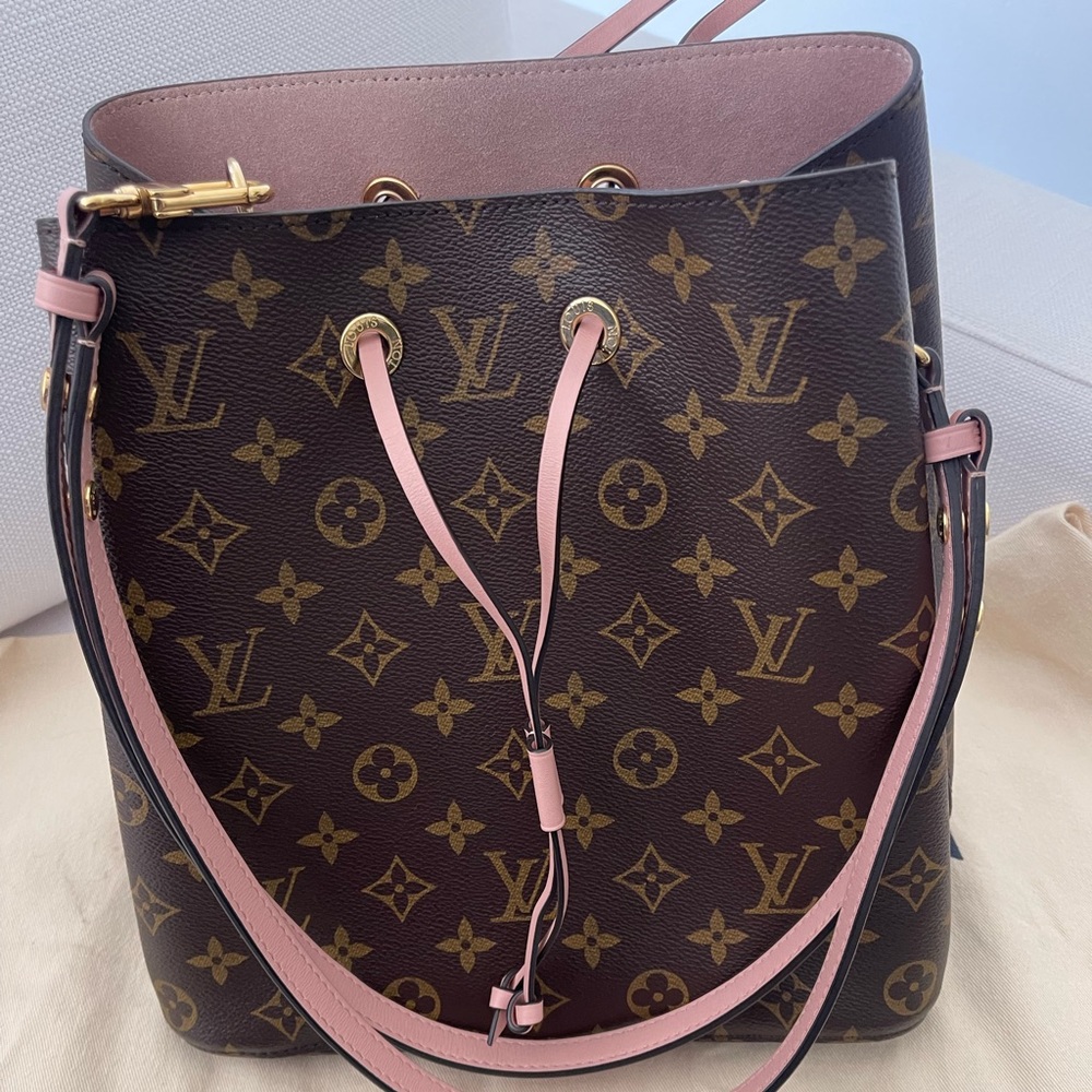 Louis Vuitton Néonoé ref: M44022